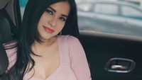 Namun Vania menjelaskan jika ia tak berniat memberikan konten negatif pada media sosialnya tersebut. Dok. Instagram/maria_vaniaa