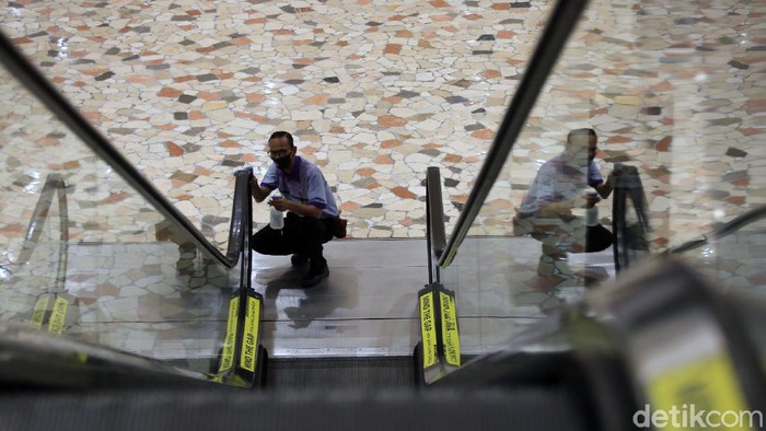 Sejumlah mal di Jakarta bersiap untuk beroperasi kembali dengan skenario new normal pada 15 Juni 2020 mendatang. Salah satunya mal Senayan City.