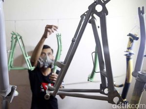 Melihat Salon Sepeda Kelas Premium Brompton