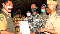 Terlepas dari alasan itu, Rudy mengatakan penggunaan masker bergambar itu adalah bentuk kreativitas. Dia mengajak masyarakat agar tak berat hati mengenakan masker. Istimewa/Dok. Pemkot Solo.