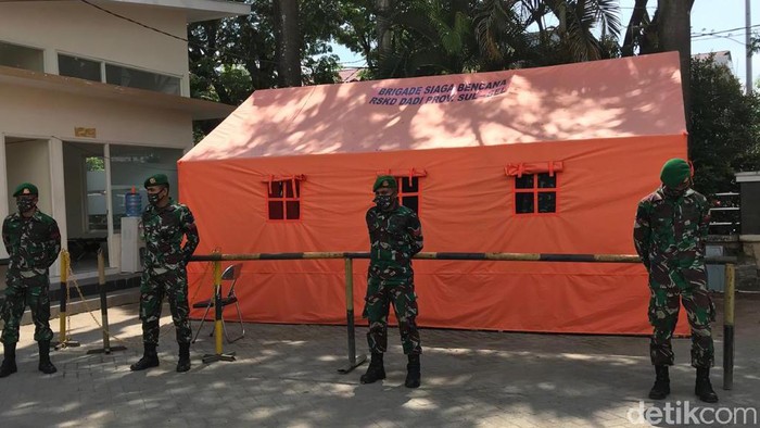 Pengamanan RS Dadi Makassar diperketat menyusul maraknya aksi warga membawa kabur jenazah PDP Corona (Ibnu Munsir-detikcom).