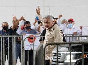 Presiden Meksiko Lewati Fase Kritis Corona, Bom Meledak di Kedutaan Israel