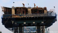 Selain flyover Cakung, Dinas Bina Marga juga mengerjakan dua flyover dan satu underpass. Tiga proyek itu adalah flyover Tanjung Barat, flyover Lenteng Agung-IISIP, dan underpass Senen.