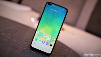 Ponsel ini mengusung layar 6,6 inch Full HD+ dengan refresh rate 120 Hz. Foto: Adi Fida Rahman/detikINET