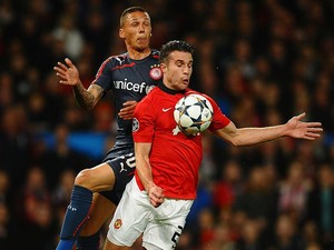 Wilfried Zaha Bahas Robin van Persie: Dadanya Itu Lo!