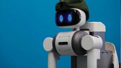 Aksi Robot Ugo Perangi Virus Corona
