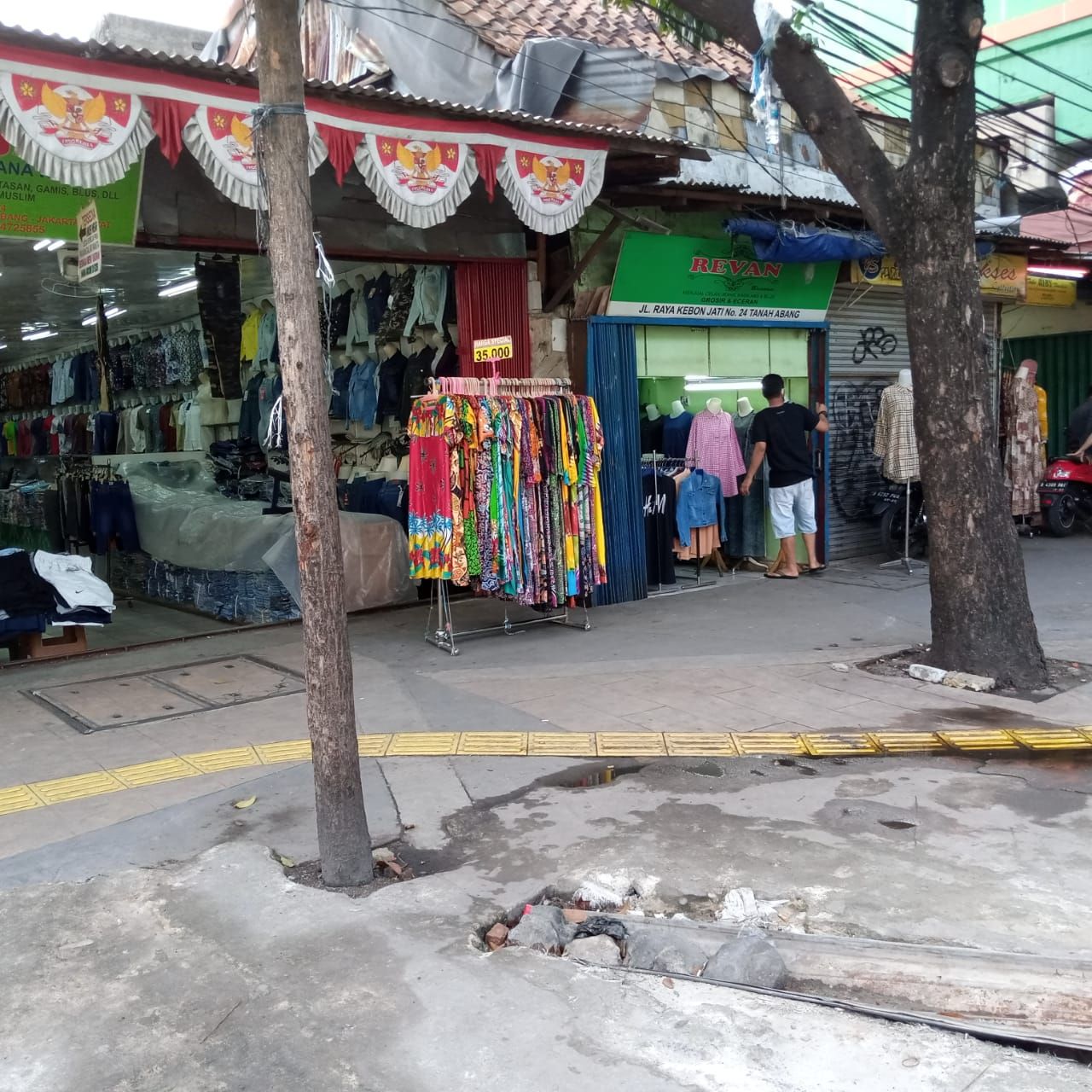 Sejumlah Pedang PKL Tanah Abang yang Gelar Lapak