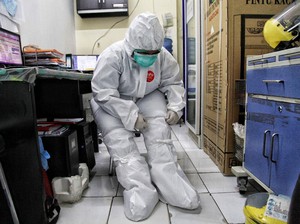 Sudah Pakai APD Kok Masih Bisa Terinfeksi Corona? Ini Kata Dokter