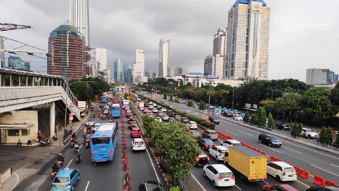 Situasi lalu lintas di Simpang Semanggi