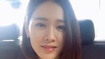Pose Menggemaskan Wanita Tercantik di Dunia Son Ye Jin di Depan Food Truck