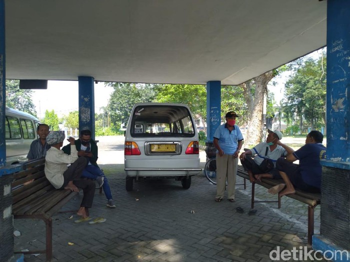 Sopir Angkutan Umum di Mojokerto, Sepi Penumpang
