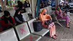 Terminal Kalideres Belum Dibuka, Calon Penumpang Gigit Jari