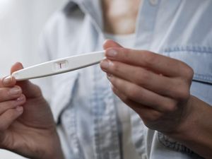 12 Tanda Awal Kehamilan yang Akurat Tapi Seringkali Orang Nggak Nyangka
