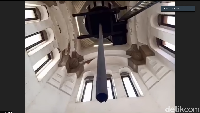 Dari lantai tiga Lawang Sewu kita bisa mengakses Menara Minaret atau bangunan penampung air. Tankinya terbuat dari logam dan mampu menampung 15 ribu liter. Namun kini tandon ini tak dipakai lagi.