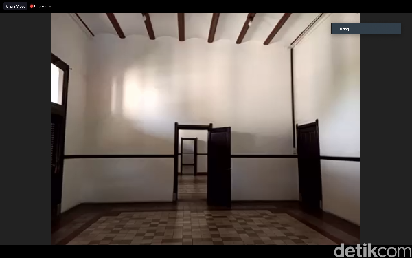 Lawang Sewu kini tak cuma untuk pariwisata. Bangunan cagar budaya ini sering digunakan untuk MICE, candle light dinner dan terbuka untuk umum. Lawang Sewu kini tak cuma untuk pariwisata. Bangunan cagar budaya ini sering digunakan untuk MICE, candle light dinner dan terbuka untuk umum.