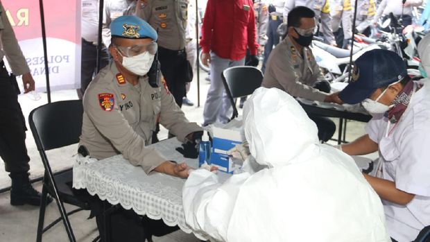 260 personel Polresta Tangerang melakukan rapid test Corona. Hasilnya, semua dinyatakan negatif Corona (dok. istimewa)