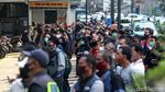 Panjangnya Antrean Rapid Test Corona di Terowongan Kendal
