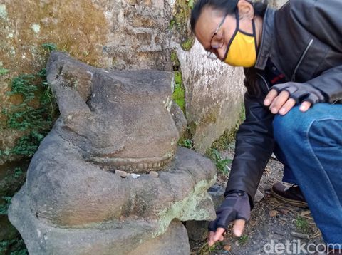 Arca di rumah warga di Desa Gumulan, Kecamatan Klaten Tengah, Klaten, Rabu (10/6/2020).