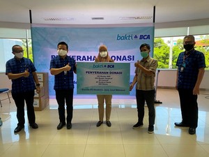 Peduli COVID-19, BCA Salurkan Bantuan bagi Tenaga Medis di Makassar