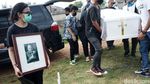 Pemakaman Benny Likumahuwa, Barry: Love You Paps, Nanti Kita Main Bareng Lagi