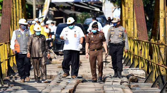 Bupati Sukabumi Marwan Hamamis