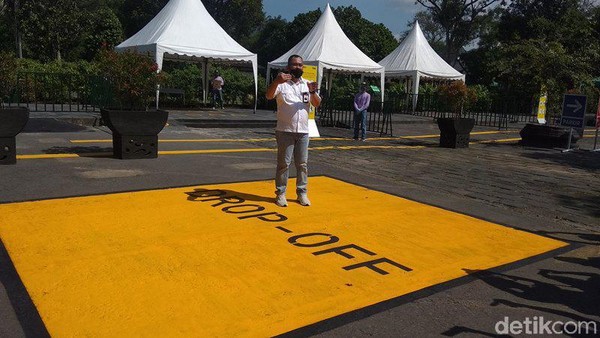 Simulasi itu pun dipimpin langsung oleh Direktur Utama TWC, Edy Setijono. Simulasi ini dimulai dari awal, sejak mobil pengunjung tiba di parkiran, kemudian pengunjung turun di tanda warna kuning bertuliskan drop-off. Simulasi itu pun dipimpin langsung oleh Direktur Utama TWC, Edy Setijono. Simulasi ini dimulai dari awal, sejak mobil pengunjung tiba di parkiran, kemudian pengunjung turun di tanda warna kuning bertuliskan drop-off.