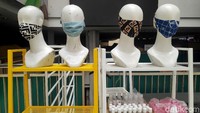 Seperti diketahui, sejumlah toko di Pasar Mayestik ditutup usai diterapkannya pembatasan sosial berskala besar (PSBB) di Jakarta. Penutupan toko-toko itu dilakukan guna mencegah penyebaran virus Corona di tempat umum.