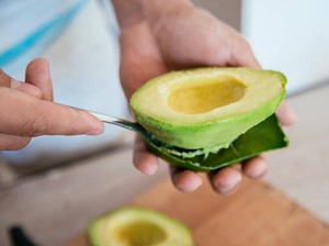 5 Kulit Buah Ini Bisa Dimanfaatkan Untuk Perawatan Kulit dan Manisan