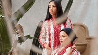 Ia pun kerap mengunggah foto dirinya tampil berhijab semenjak pertengahan bulan Ramadhan. Dok. Instagram/nikitawillyofficial94
