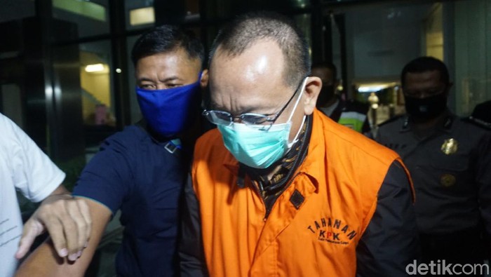 Nurhadi selesai diperiksa di KPK.