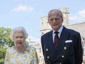 Foto Terbaru Suami Ratu Elizabeth II di Ultah Ke-99, Tampak Sehat dan Bugar