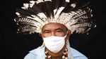 Potret Suku-suku di Brasil Pakai Pakaian Tradisional dan Masker