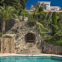 Villa mewah dan elegan ini hanya berjarak sekitar 30 menit dari Monako dan Cannes. Tertarik membeli? (Foto: Knight Frank Cap Ferrat/ Daily Mail)