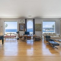 Seperti dikutip dari Daily Mail, properti mewah Villa Le Roc Fleuri ini memiliki 6 tingkat dan 8 kamar tidur yang menghadap ke laut Mediterania. Villa ini dimiliki oleh aktor Skotlandia, Connery dengan istri keduanya, Micheline Roquebrune. (Foto: Knight Frank Cap Ferrat/ Daily Mail)