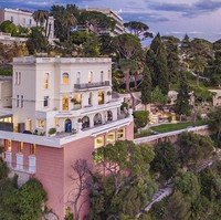 Rumah mewah yang pernah menjadi lokasi syuting film James Bond: Never Say Never resmi dijual dengan harga sekitar 30 juta euro atau Rp 477 miliar. Rumah tepi laut itu terletak di perbukitan Cap de Nice dan menawarkan pemandangan pelabuhan Nice di French Riviera. (Foto: Knight Frank Cap Ferrat/ Daily Mail)