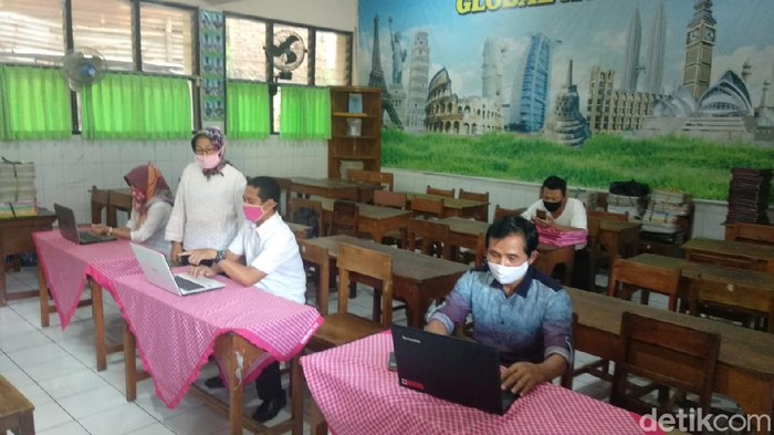 SD di Semarang diminta bantu orang tua siswa mendaftar PPDB online