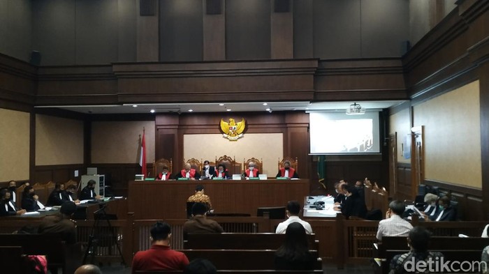 sidang benny tjokro