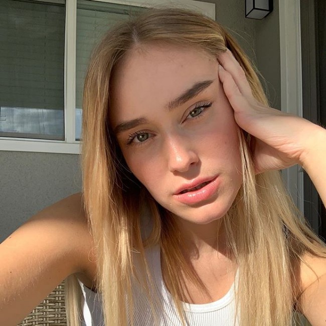 Di urutan 10 ada Sina Deinert, seorang penyanyi asal Jerman berusia 21 tahun. Polling Starmometer dilakukan melalui tiga platform media sosial yakni Facebook, Twitter dan Instagram, serta Online Poll. Sina berada di nomor buncit daftar 10 teratas dengan perolehan 122.874 suara. Foto: Instagram/@sinadeinert