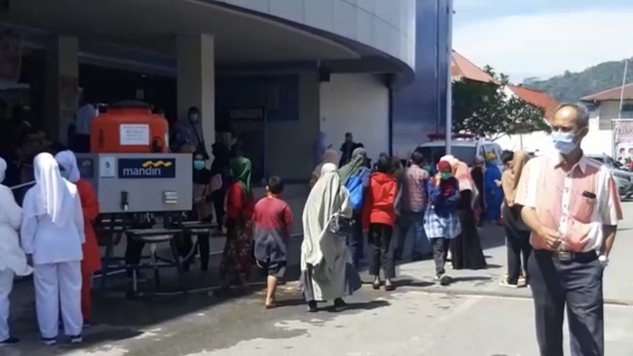 Suasana di RS M Djamil Padang saat gempa terjadi (Jeka-detikcom)