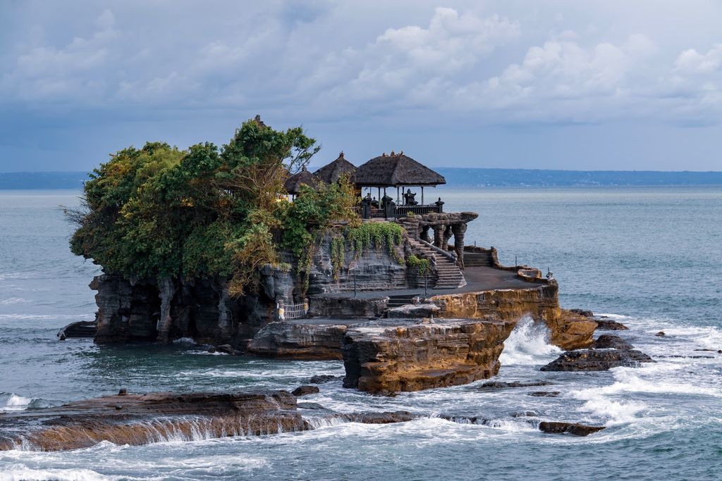 TANAH LOT BALI
