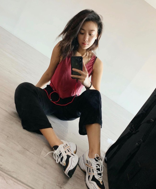 Tasha pun jadi trauma dengan dunia KPop. Karena kerasnya latihan, diet, perbedaan budaya, hingga isolasi sosial, wanita 28 tahun itu jadi enggan menonton video klip KPop. Ia bahkan pernah frustasi hingga terpikir bunuh diri. Foto: Instagram @tashaalow