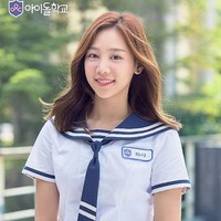 Ketika ditanya apakah dia jadi alergi dengan KPop. Ia pun tidak mengelak. Alergi? Itu adalah kata yang bagus. Aku benar-benar menahan diri dari video-video dan lagu-lagu KPop belakangan ini, tutur wanita yang pernah berpartisipasi dalam acara Idol School tersebut. Foto: Instagram @tashaalow