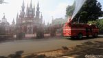 Jelang Dibuka, TMII Disemprotkan Desinfektan
