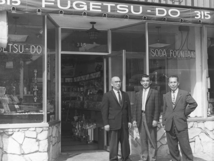 Toko Mochi Legendaris Ini Usianya 117 Tahun dan Tak Pernah Tutup