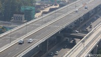 Sebelumnya, dalam rangka mendukung kebijakan pemerintah untuk mencegah penyebaran pandemi virus Corona (COVID-19) dan dengan larangan mudik dan balik Lebaran 2020, Jalan Tol Jakarta-Cikampek II (Elevated ) ditutup sejak Jumat (24/4) lalu.