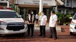 Toyota Donasikan Ambulans ke Pemda Karawang