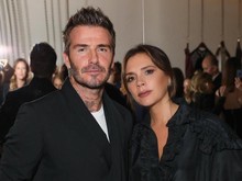 Terungkap Alasan Victoria Beckham Gak Pernah Senyum di Foto