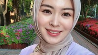 Ayana juga berdoa agar pandemi ini lekas berakhir dan dirinya bisa berkunjung ke markas Barcelona lagi. Dok. Instagram/xolovelyayana