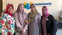 Selain itu Ayana juga memberikan donasi bagi RANGGANIS (Rumah Singgah Humanis) bersama istri Ridwan Kamil, Atalia Praratya. Dok. Instagram/xolovelyayana