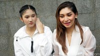 Hal itu pun membuat heboh para netizen yang menanyakan soal anaknya yang berusia 15 tahun tersebut. Palevi S/detikFoto